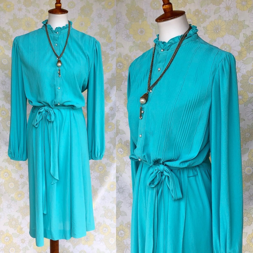True Vintage 70s Ruffle Collar Aqua Midi Dress